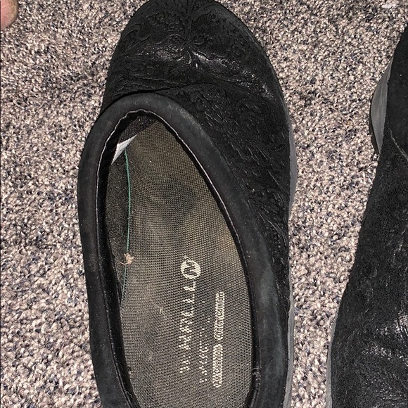 Shoes - Picture 2 of 3